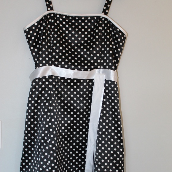 Jolie Pin Up Black and White Polka Dot Dress - Picture 1 of 4